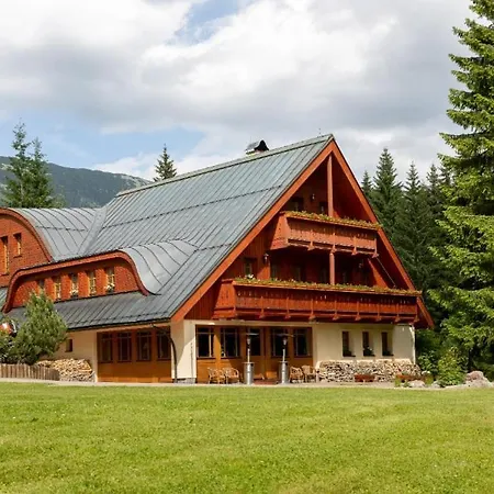 Aparthotel Pod Plani